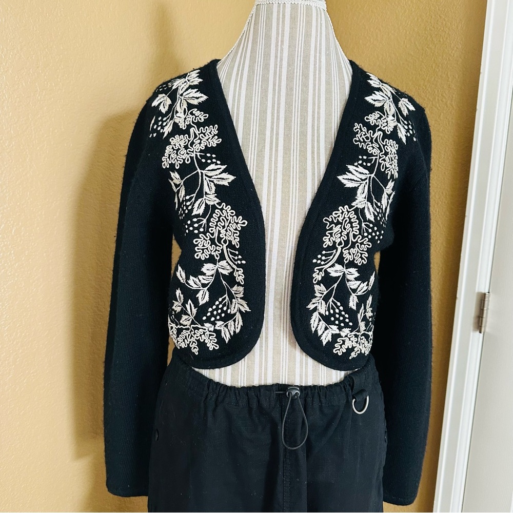 Karen Kane Vintage Cardigan 100% Wool Embroidered Black Sweater Y2K Size XS